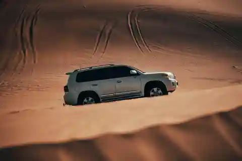 Doha: Safari nel deserto di un giorno intero con pranzo/cena nel deserto.
