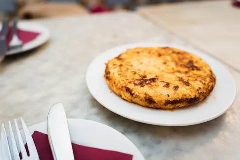 Bilbao Food Tour with Pintxos & Drinks with a Local