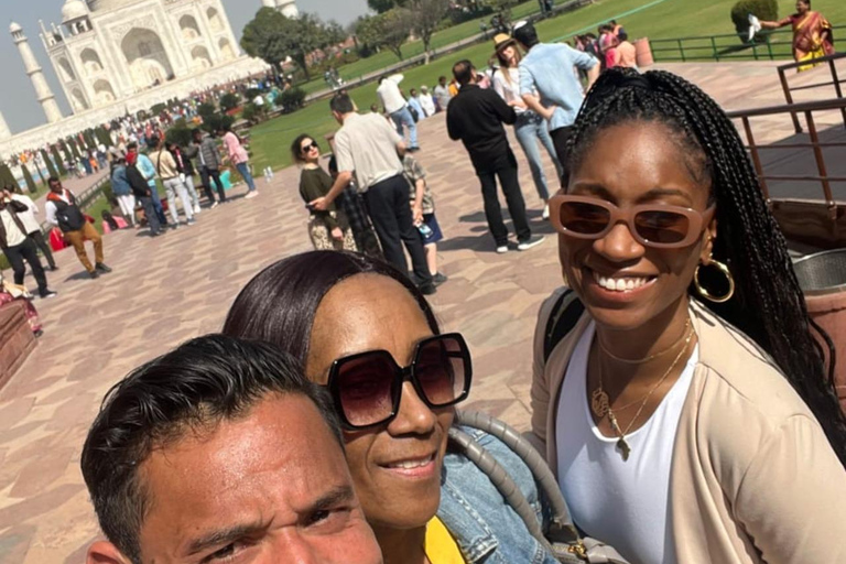 Taj Mahal Senior-vriendelijke tour met comfort en zorgVanuit Agra: alles inbegrepen