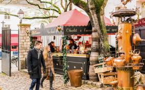 Paris: Montmartre Cheese, Wine & Pastry Guided Walking Tour