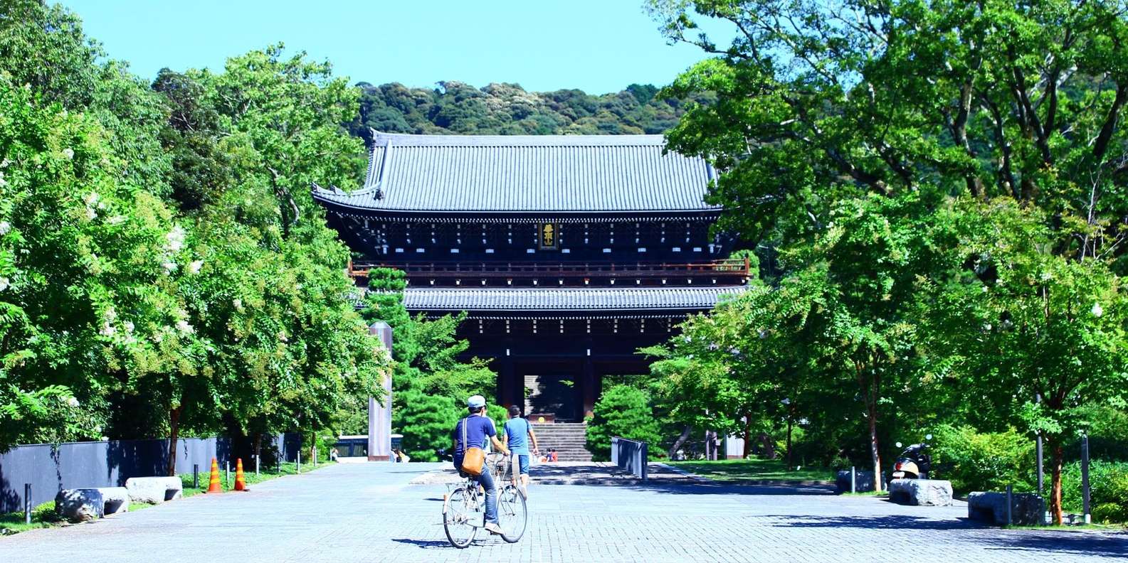 Kyoto: Hidden Gems E-Bike Tour Through Backstreets & Temples