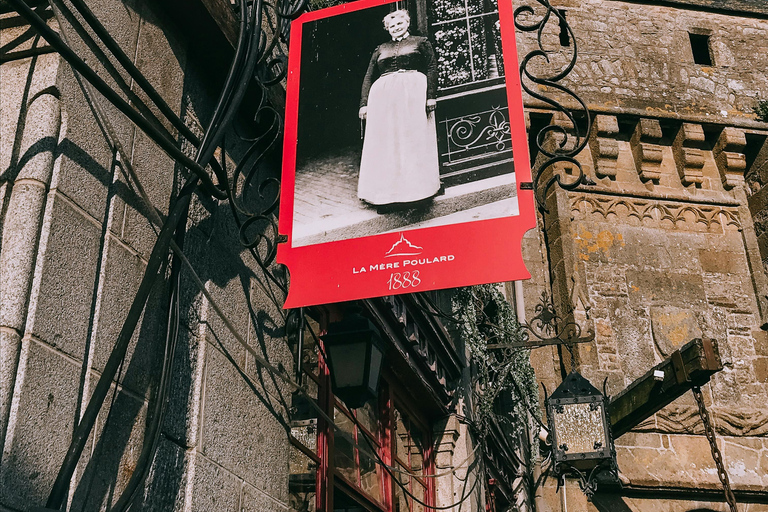 Mont Saint-Michel: Guided walking tour of the village and abbey Mont Saint-Michel: Guided tour of the village without a ticket for the abbey