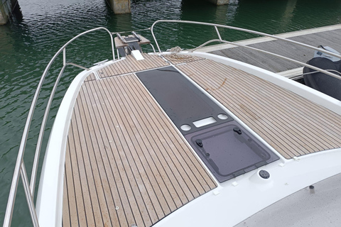 Valencia: Private Motorboat Cruise with Drinks
