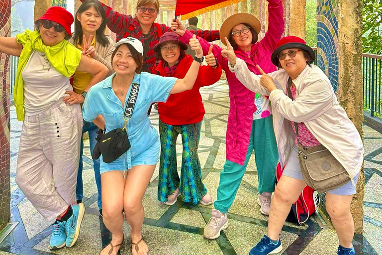 Da Da Nang: Trasferimento e tour in autobus delle colline di Ba Na e del Ponte d&#039;OroDa Da Nang: trasferimento in autobus alle colline Ba Na e al Golden Bridge