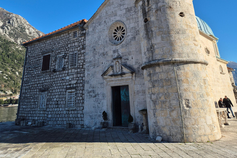 Kotor: excursión en lancha rápida a Perast y Nuestra Señora de las RocasKotor: excursión en lancha rápida a Perast y Nuestra Señora de las Rocas, 2 h