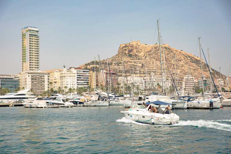 Alicante: Katamaran-Fahrt an der Küste mit Schnorcheln