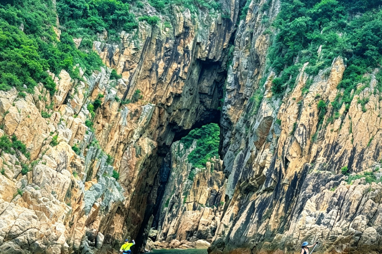 Hong Kong:Sai Kung Family-Friendly Yacht Cruise & Snorkeling