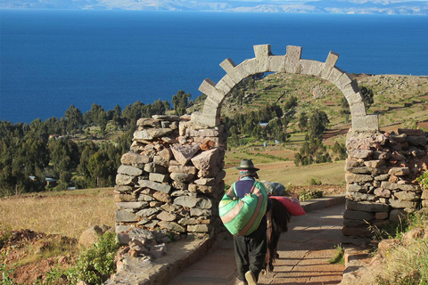 Puno : Visite d&#039;une jounée au lac Titicaca avec déjeuner typique.