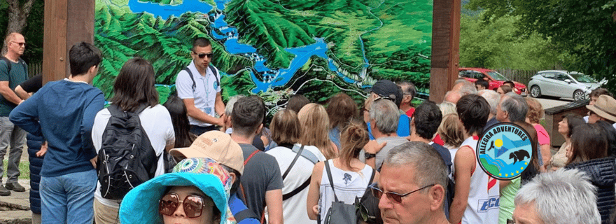 Visite privée de Plitvice : Billets sécurisés, train et tour en bateau