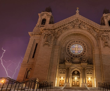 St. Paul: Twin Cities Haunts Ghost Walking Tour