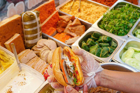 Da Nang: Seven Local Food Tasting & Sightseeing by Scooter