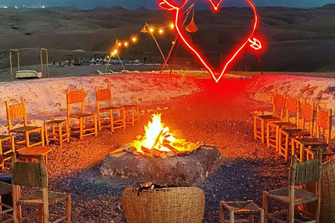 Marrakech: Cena espectáculo en el desierto de Agafay con camellos y puesta de sol