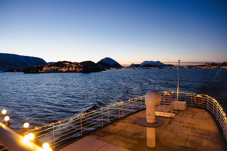 奥勒松：峡湾“Flyt-Bar”水上酒吧派对奥勒松：峡湾上的“Flyt-Bar”水上休闲派对