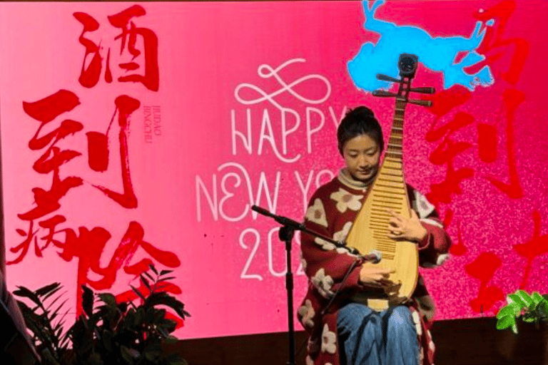 Hangzhou Nightlife: Historic Bar, Live & Local Market