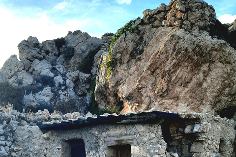 Gozo Unveiled: Guided Hiking Tour at the East of the Island Window