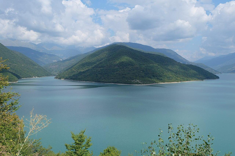 Tiflis: Tagestour Ananuri, Gudauri und Kazbegi