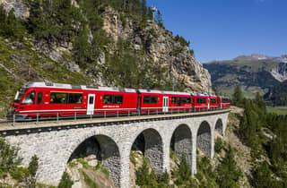 Von Mailand: Bernina-Zug und St. Moritz Tagestour