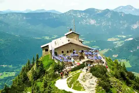 Driver-Guide: Salzburg-Königsee, Salt Mines and Eagle's Nest