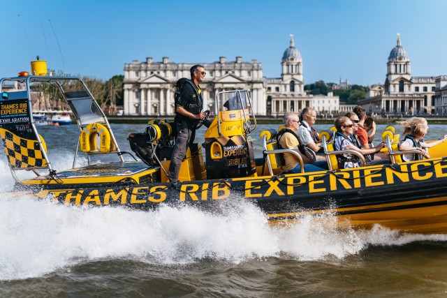 Visit London: Speedboat Sightseeing Tour in London