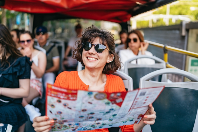 Barcelona: recorrido en autobús y acuario en autobús turísticoBarcelona: tour de 1 día en autobús turístico y acuario