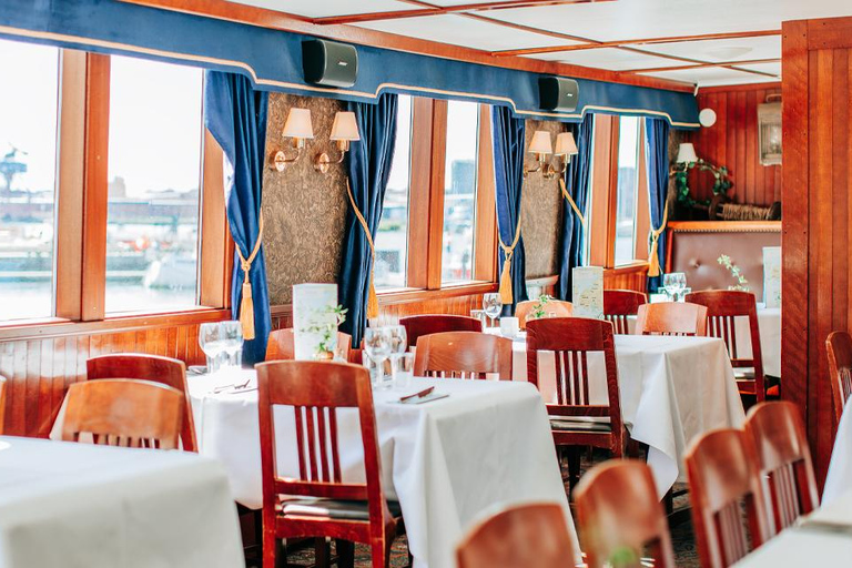 Gothenburg: Archipelago Cruise with Swedish Fika (Guided)