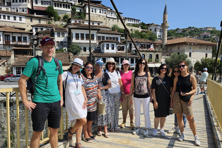 Von Durrës aus: BERAT DAY TOUR - &quot;Stadt der tausend Fenster&quot;