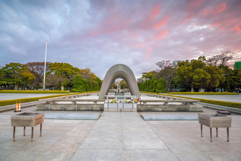 From Osaka/Kyoto: Hiroshima and Miyajima Private Tour