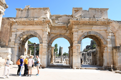 Kusadasi: Ephesus Private Tour with Turkish Bath Experience