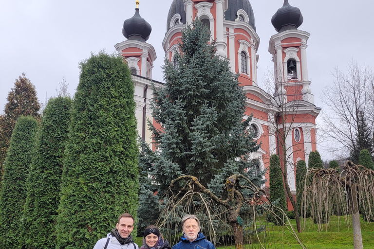 Kiszyniów: kompleks klasztorny, archeologia i winiarnia (opcjonalnie)Private