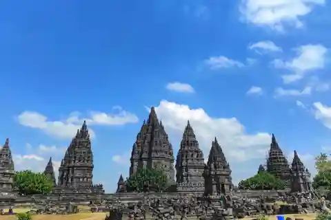 Yogyakarta: Sunset Prambanan Temple & Ramayana Ballet