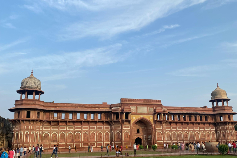 From Delhi: All Inclusive Taj Mahal Tour by Express Train All Inclusive VIP Day Tour