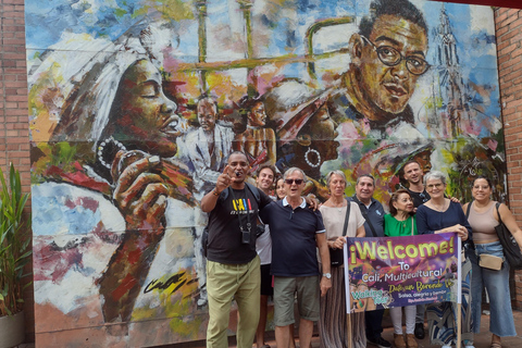 Excursão a pé afro. AS CORES DE CALI.