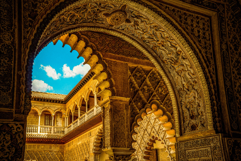 Sevilla: Tour mit bevorzugtem Zugang zu Kathedrale, Giralda und AlcázarBevorzugter Zugang zur Kathedrale, Giralda &amp; Alcázar Tour auf Italienisch