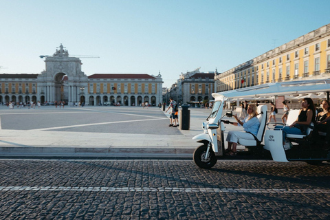 Lisbona: Tour privato delle luci di Natale in Eco Tuk Tuk