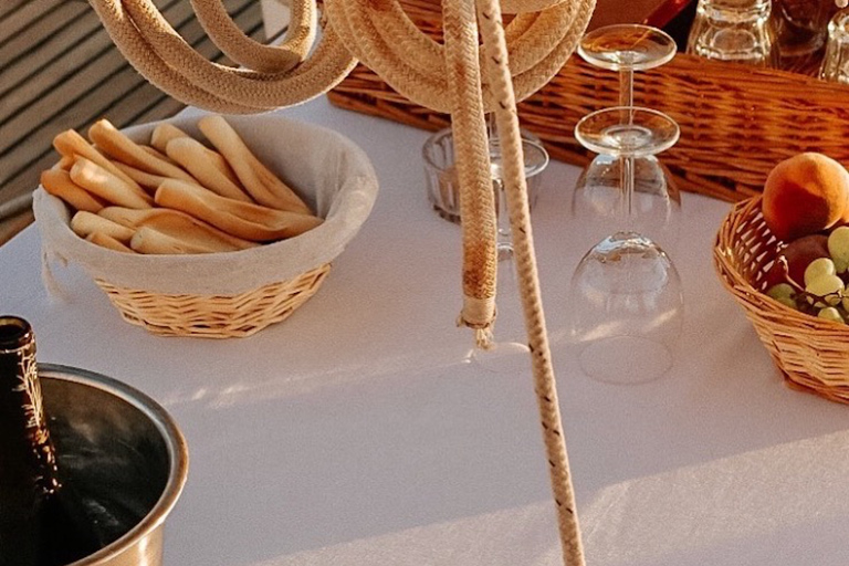 Marsella: Cóctel-Cena en Crucero al Atardecer en las Islas Frioul