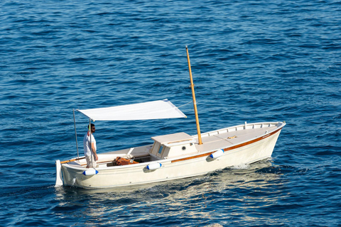 From Amalfi: Amalfi - Positano - Coast boat tour Da Amalfi: tour in barca Amalfi - Positano - Coast