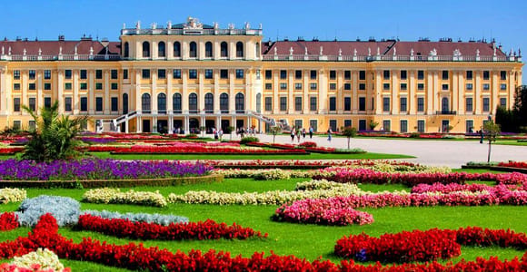 Vienna: Schönbrunn Palace Small Group Tour