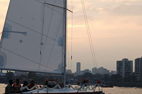 Mumbai: Yacht Sailing Experience on the Arabian Sea
