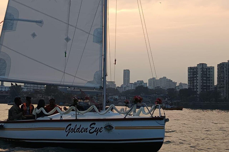 Mumbai: Yacht Sailing Experience on the Arabian Sea