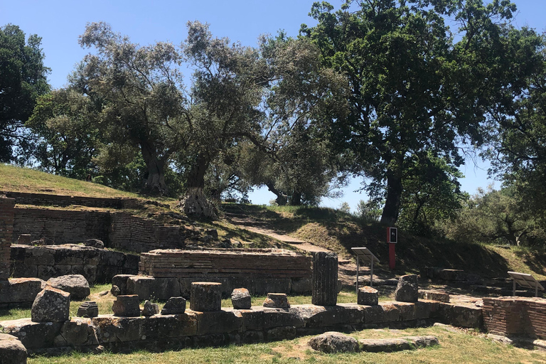 地拉那：含船游与历史讲解的三日导览之旅地拉那：3日导览之旅含乘船游览与历史讲解