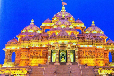 Delhi: Wycieczka do świątyni Akshardham i pokaz muzycznych fontann