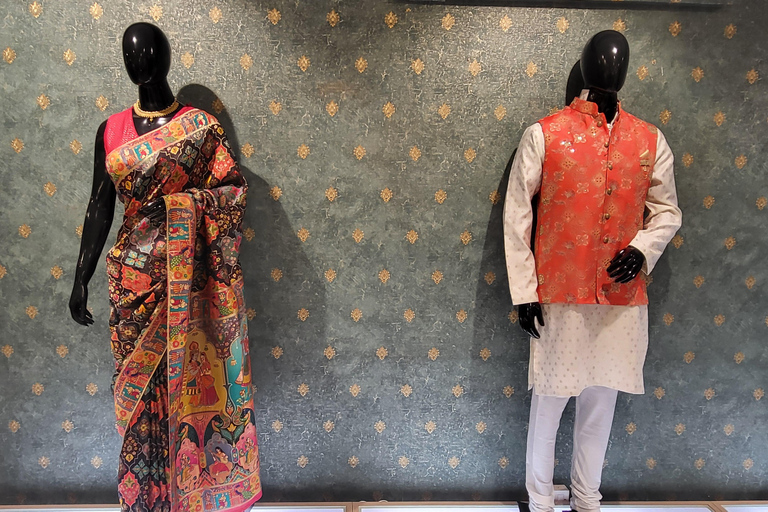 Rondleiding door een textiel-, ambachts- en handgemaakte sieradenfabriek in DelhiAuto, chauffeur en gids inbegrepen