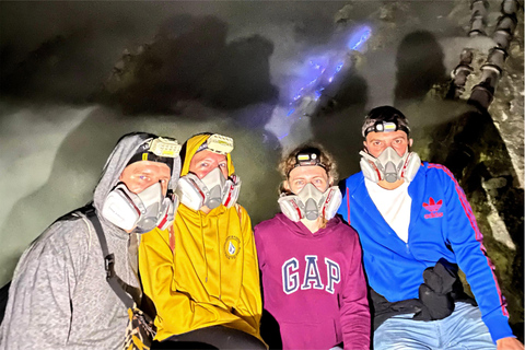 Depuis Bali : Randonnée au lever du soleil sur le volcan Ijen avec transfert et tous les frais