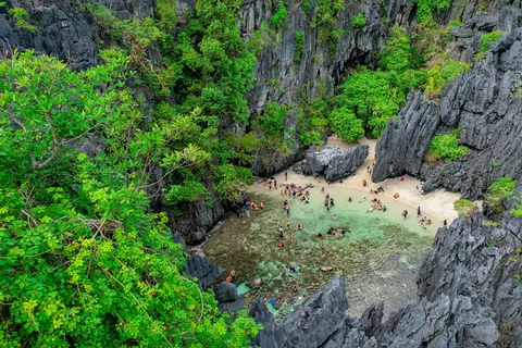 El Nido: Island Hopping and Snorkeling Private Boat Tour