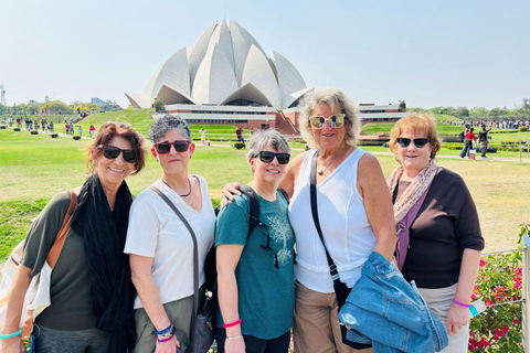 Delhi: Guided Shopping Tour Experience with Female Expert Exclusive Full-Day Shopping Tour with Female Expert Guide