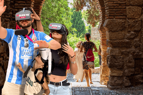 Malaga: Alcazaba, Picasso e molto altro. 5 esperienze VR a piedi!Tour a Malaga: viaggio nel tempo con la realtà virtuale