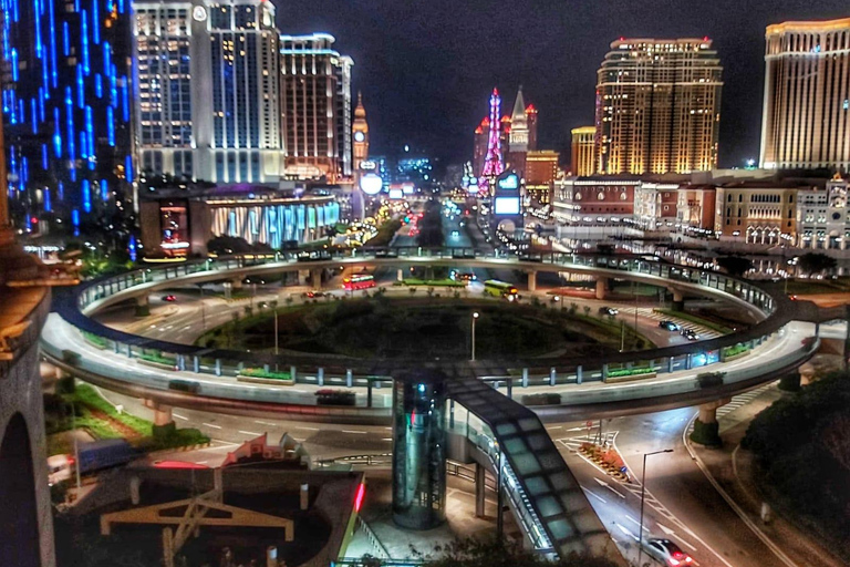 Macau Night City Tour｜Private Limo Tour with Driver-Guide 5 hours | 9 seater Van - Max for 8 pax
