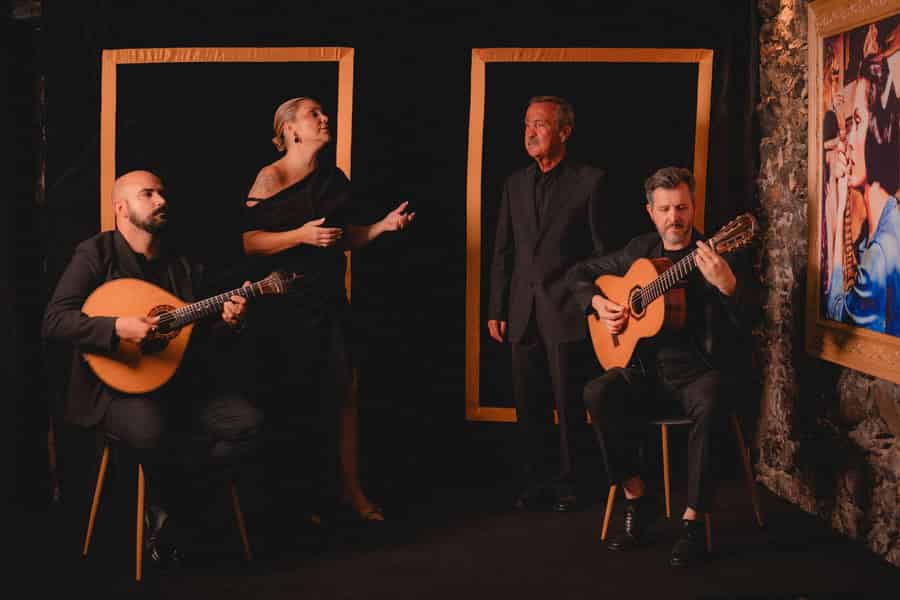 Madeira: Live-Musik- & Wein-Entdeckung (portugiesische Fado-Show). Foto: GetYourGuide
