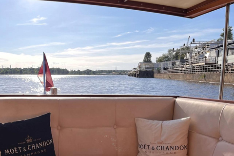 里加：私人游船之旅，含小吃和饮品里加：私人游船之旅，含小吃和饮料