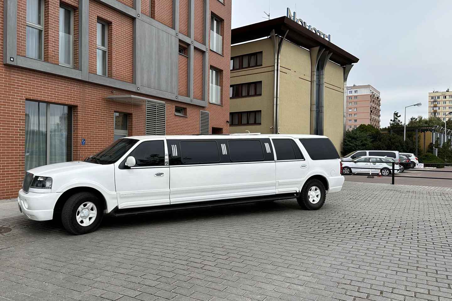 グダンスク 空港 リムジン送迎 市内中心部